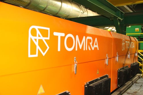 In California, gli RSU misti e quelli a flusso singolo vengono trattati sulla stessa linea grazie ai sistemi di selezione TOMRA