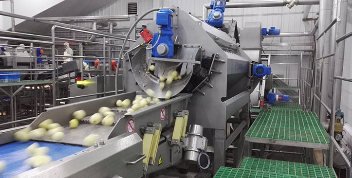 آلة التقشير TOMRA في خط تجهيز البطاطس المقلية لشركة Kaida